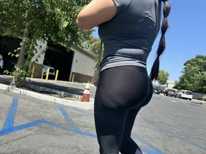 Latina in leggings (OC)