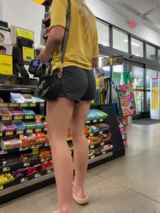 Amazing Blonde Thick Booty Shorts