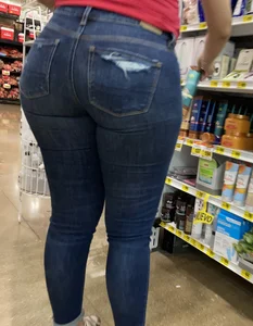 NIce ass Jeans (I like to get as close as I can)