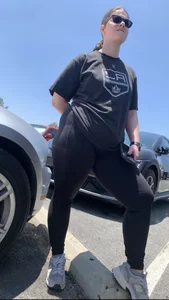 Chubby Hockey Geek, nice BUTT n THIGHS