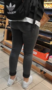 Teen looking for some buns