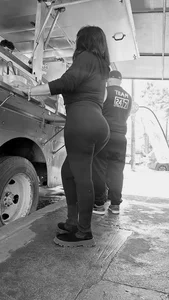 Mature MILF BBL big butt in black leggings [oc]