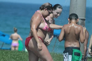 Various sexy Florida beach and bikini girls