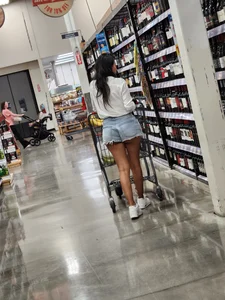 Out In The Wild 39 (dasiy dukes shorts)
