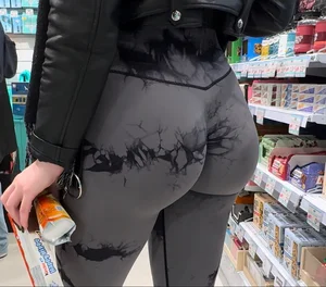 Jiggle big ass spandex