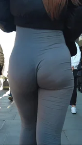 Insane jiggly tight ass white girl (NOT OC)