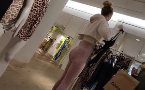 Tall slim chick Very hungry Ass  not OC