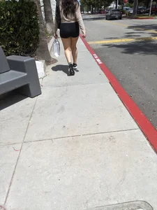 THICK BRUNETTE THIGHS IN GYM SHORTS