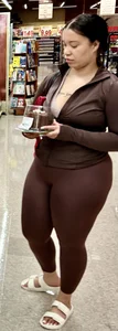 5’9 Thicc in the thighs wearing that brown so fine‼️