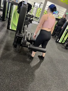 Gym PAWG Pt2 (nike pro leggings, juicy booty(oc))