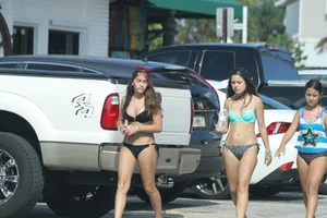 Deerfield Beach, Florida sexy girls and teens in bikinis