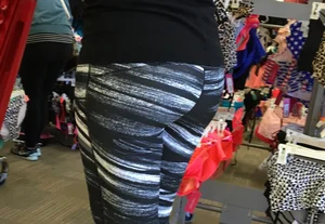 Candid girls in leggings and tights
