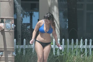 Candid Florida beach and bikini girls