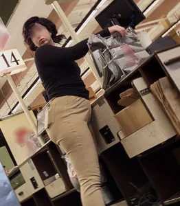 Pouty PAWG Worker