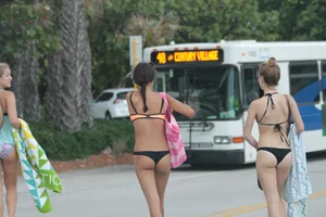 Even more hot and sexy bikini babes in Florida