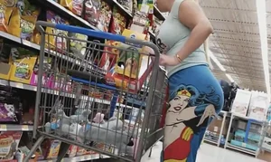 Bubble booty in blue sweats suprmarket creepshots
