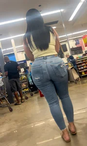 Thick booty slim waist Latina! So sexy