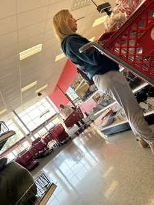 OC who’s your fav? Cakes + some face shots Caught three at target 2 leggings 1 in sweats OC