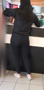 I’m lovin’ it ( milf / vpl )