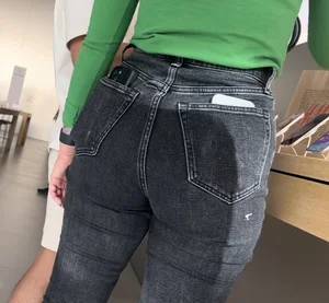 Apple Store genius with brilliant ass in tight jeans (OC)