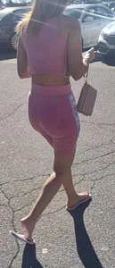 Latina w/ FAT JIGGILY ass. Pink shorts