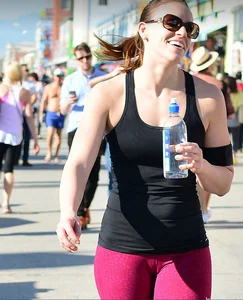 Candid girls in leggings and tights