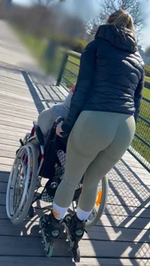 The Swedish Rolling sexiness - leggings ass