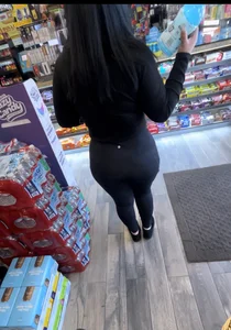 Thicc PAWG butterface in Leggings (OC)