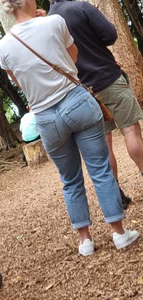 Nice milf ass in jeans