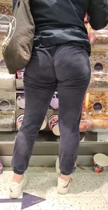 Teen in sweatpants teasing
