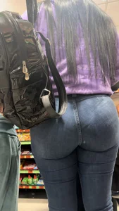 Big tight cheeks latina (OC)
