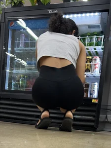 Fit South Indian squatting and shopping (oc)