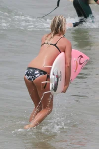 Candid surfing girls
