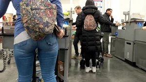 Costco redheaded milf in tight jeans