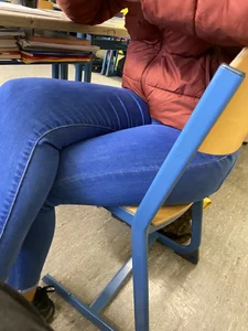 College Girl in Tight Blue Jeans Legs Creepshots in the Classroom