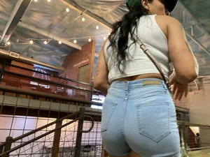 Milf with a VERY BIG butt