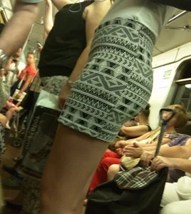 Girl in a Skirt with Hot Legs Subway Creepshots
