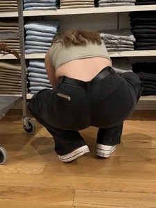 Blondish brunette squatting and working (oc)