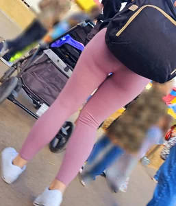 Firm ass in pink peggings - VPL (OC)