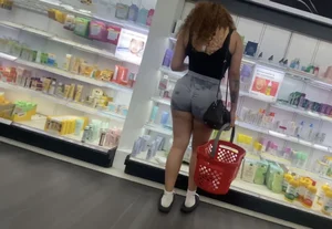 First post what you think? Big booty in legging shorts!