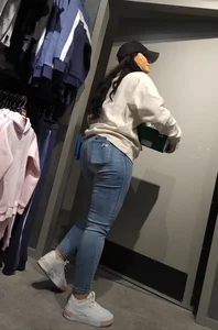 Thick butt in jeans