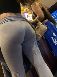 Perfect Latina ass in grey flare leggings