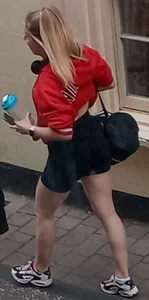 Hot stocky ladies in tight shorts and jeans on the street