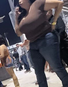 Huge tits. Nice big ass in jeans. OC