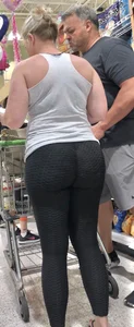 Blond dump truck milf in TikTok leggings