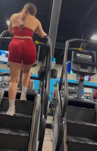 Dumb thicc Latina
