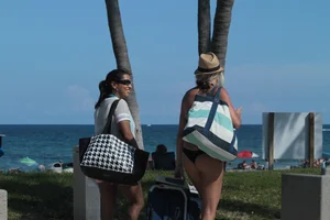 Another gallery of sexy Deerfield Beach girls in bikinis