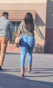 Curvey Latina Milf