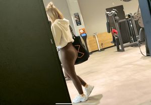 Juicy asses at the gym