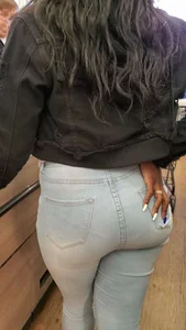 Ebony with nice ass in jeans (OC)